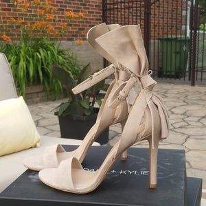 NEW Kendall + Kylie Cream 'EVE'Pumps